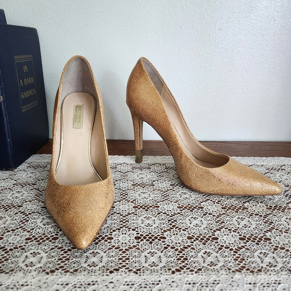 GUESS Babbitta Gold Metallic Pointed-Toe Heels
